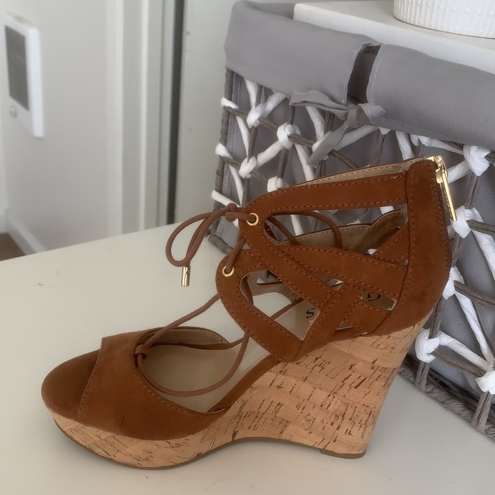Brand new Guess women’s wedges . Size 6